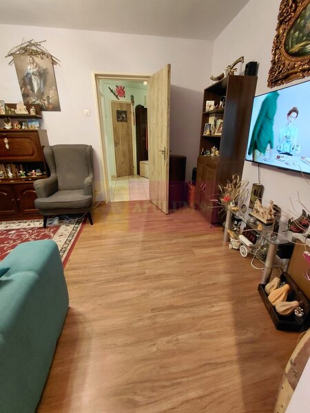 Titan Metrou M1 si parc IOR, cu 3 lifturi